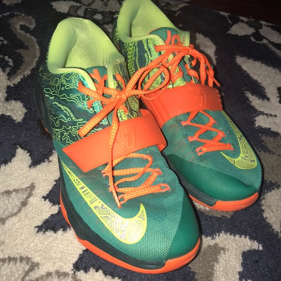 KD 7 size 10.5 - Picture 1 of 3
